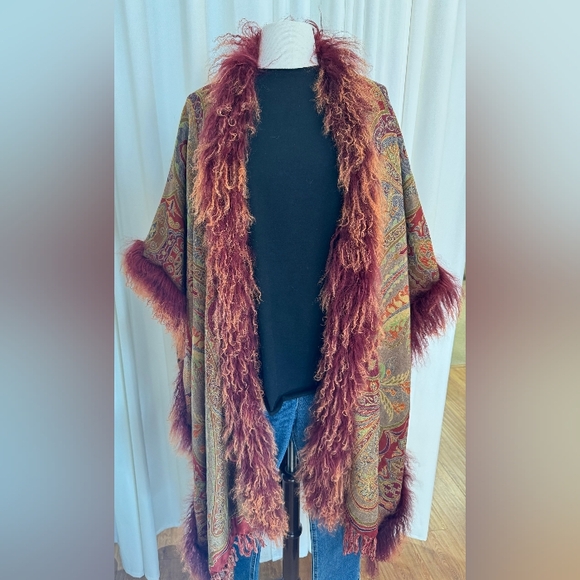 Jean Crisan Fourrure wool woven multicolor Paisley pattern w/ lamb fur trim cape - Picture 4 of 7